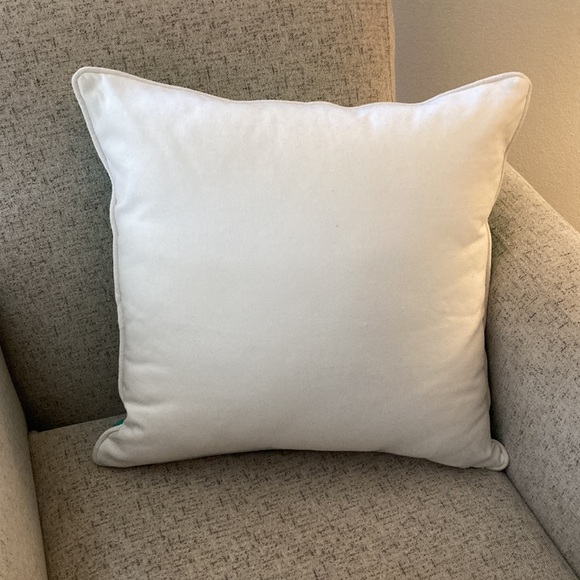 Pottery Barn Teen New York Big Apple Pillow with Insert - Picture 2 of 5